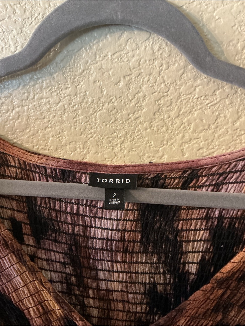 Torrid Tie-Dye V-Neck Babydoll Long Sleeve Top - 2X - Picture 3 of 6